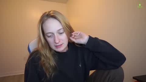 Snapshot of laylas_universe chatting on November 2025 06:13:01 AM Layla Universe online show from November 2025 06:13:01 AM