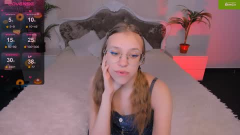 layriantavee online show from January 2025 07:43:02 AM