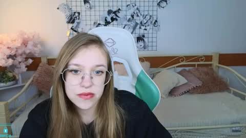 layriantavee online show from April 2026 06:18:01 AM