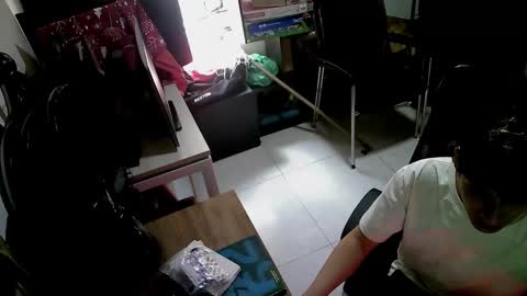 Snapshot of le_petit_princeb612 chatting on September 2025 03:33:01 PM  andres  online show from September 2025 03:33:01 PM