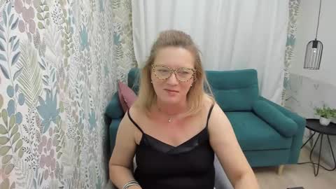 Snapshot of lea_fruit chatting on February 2025 08:18:01 AM Lea online show from February 2025 08:18:01 AM