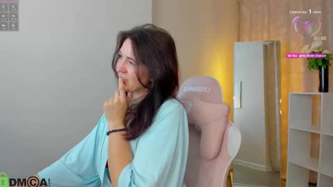 Lea online show from November 2025 01:05:02 AM