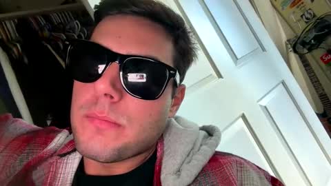 leaderzac online show from April 2026 10:37:02 PM