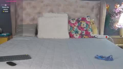 Dia online show from December 2025 05:34:02 AM