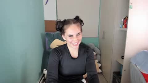 Laura online show from January 2025 09:51:01 PM