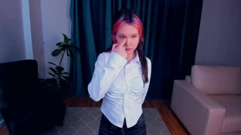 Luna online show from April 2026 04:29:01 PM