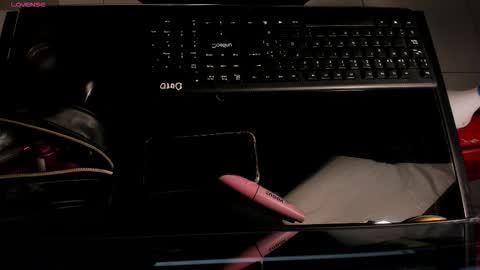 Snapshot of leahnovac chatting on October 2025 11:07:02 AM leahnovac online show from October 2025 11:07:02 AM