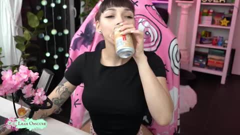 Leah online show from October 2025 07:23:02 PM