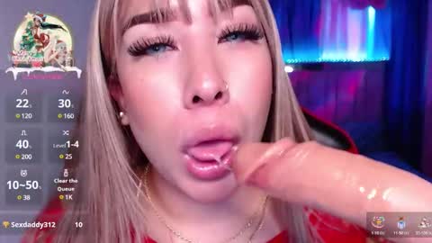 Snapshot of leahtemptation chatting on December 2024 09:20:01 PM leah online show from December 2024 09:20:01 PM