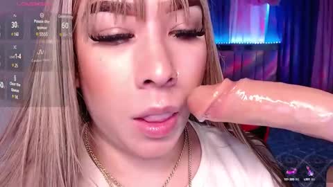 Snapshot of leahtemptation chatting on January 2025 11:35:02 AM leah online show from January 2025 11:35:02 AM