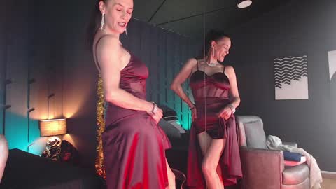 Snapshot of leanamature chatting on December 2024 11:42:02 AM Leana online show from December 2024 11:42:02 AM