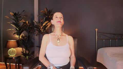 Snapshot of leanamature chatting on March 2025 08:05:02 PM Leana online show from March 2025 08:05:02 PM