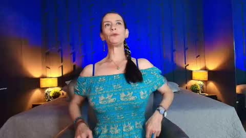 Snapshot of leanamature chatting on September 2025 11:32:01 AM Leana online show from September 2025 11:32:01 AM