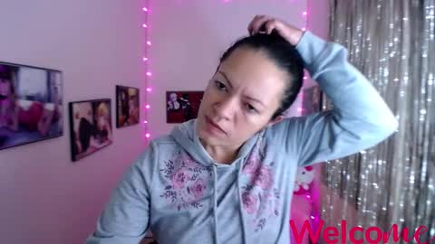 Leandra online show from February 2025 02:42:02 PM