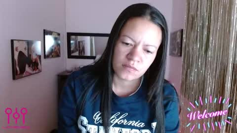 Leandra online show from September 2025 01:11:01 PM
