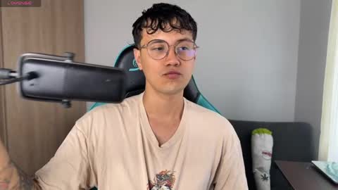 leaneseb online show from April 2026 09:23:01 PM