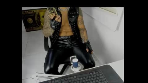 leather_king_of_bitches online show from April 2026 12:48:02 AM