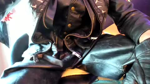 leatherdude69 online show from February 2025 03:04:01 PM