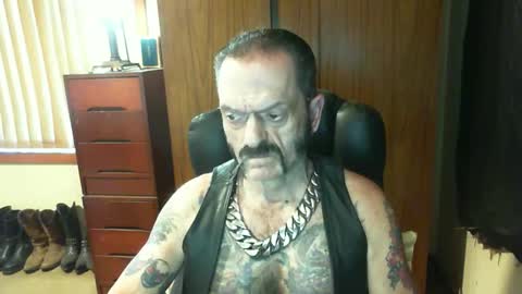 Snapshot of leathergreaser chatting on December 2024 10:25:02 PM leathergreaser online show from December 2024 10:25:02 PM