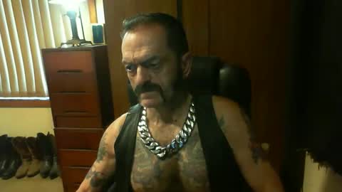 Snapshot of leathergreaser chatting on December 2024 07:52:02 PM leathergreaser online show from December 2024 07:52:02 PM