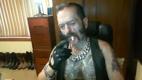 Snapshot of leathergreaser chatting on December 2024 07:32:02 PM leathergreaser online show from December 2024 07:32:02 PM