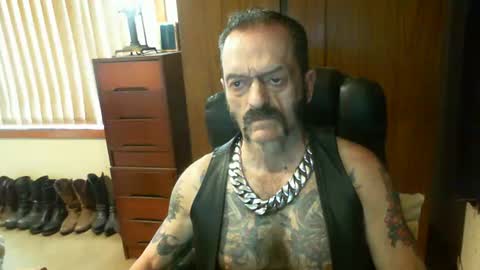 Snapshot of leathergreaser chatting on December 2024 10:36:02 PM leathergreaser online show from December 2024 10:36:02 PM