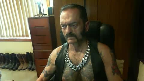 Snapshot of leathergreaser chatting on December 2024 10:45:01 PM leathergreaser online show from December 2024 10:45:01 PM