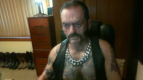 Snapshot of leathergreaser chatting on January 2025 07:21:01 PM leathergreaser online show from January 2025 07:21:01 PM
