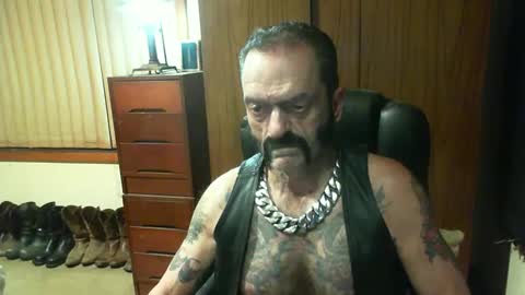 Snapshot of leathergreaser chatting on January 2025 02:57:01 PM leathergreaser online show from January 2025 02:57:01 PM