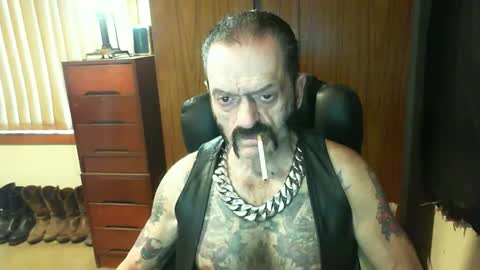 Snapshot of leathergreaser chatting on January 2025 07:55:01 PM leathergreaser online show from January 2025 07:55:01 PM