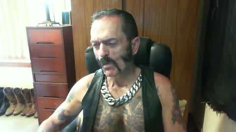 Snapshot of leathergreaser chatting on January 2025 02:01:01 AM leathergreaser online show from January 2025 02:01:01 AM