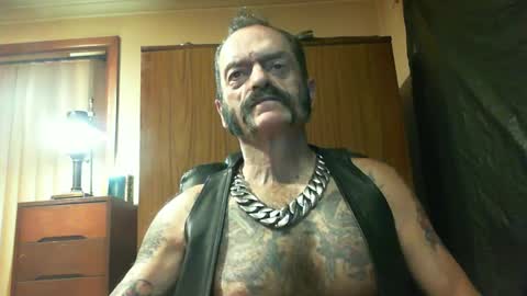 Snapshot of leathergreaser chatting on January 2025 07:08:01 PM leathergreaser online show from January 2025 07:08:01 PM