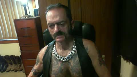 Snapshot of leathergreaser chatting on February 2025 07:45:02 PM leathergreaser online show from February 2025 07:45:02 PM