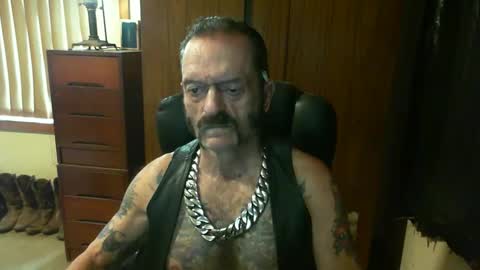 Snapshot of leathergreaser chatting on February 2025 11:41:02 PM leathergreaser online show from February 2025 11:41:02 PM