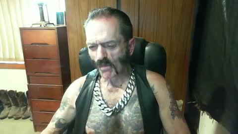 Snapshot of leathergreaser chatting on March 2025 08:13:01 AM leathergreaser online show from March 2025 08:13:01 AM