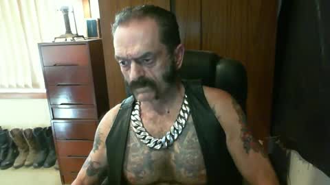 Snapshot of leathergreaser chatting on March 2025 06:18:02 AM leathergreaser online show from March 2025 06:18:02 AM