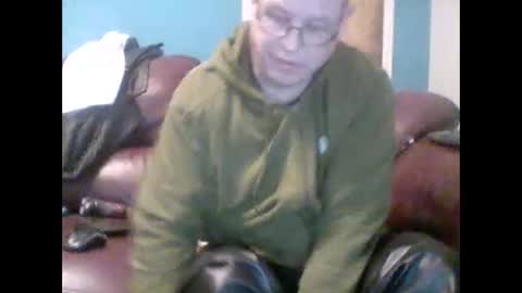 leatherpants68 online show from October 2025 07:22:01 PM