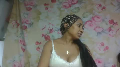 leatiana online show from April 2026 07:44:02 PM