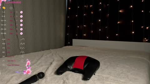 Snapshot of leenylipss chatting on January 2025 06:57:02 AM Emily pvt open ONLY WITH EXTRA TIPS online show from January 2025 06:57:02 AM