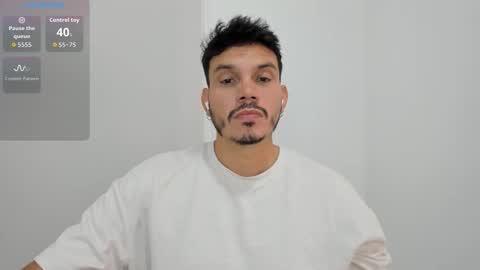 Alejandro online show from October 2025 07:00:01 PM