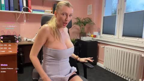 LegsLONG online show from November 2025 06:40:02 AM