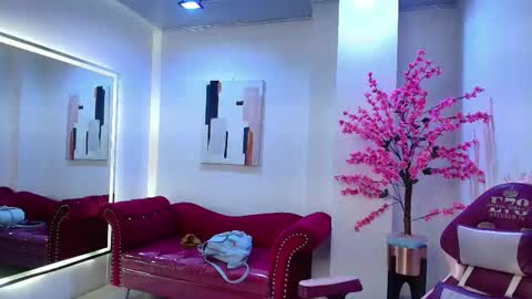 Leia.  online show from October 2025 12:06:01 PM