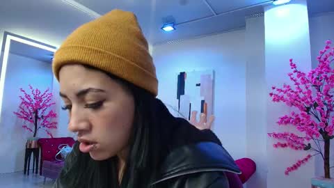 Leia.  online show from October 2025 11:21:02 AM