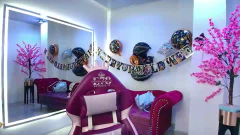 Leia.  online show from October 2025 11:22:01 AM