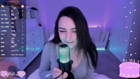 Leighla online show from November 2025 04:06:02 AM