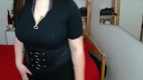 Leila online show from February 2025 01:51:02 PM