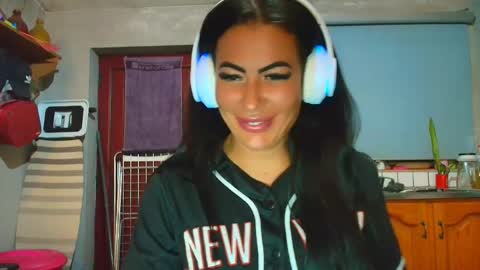 Leila online show from October 2025 11:46:02 PM