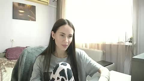 Leila online show from September 2025 03:11:01 PM