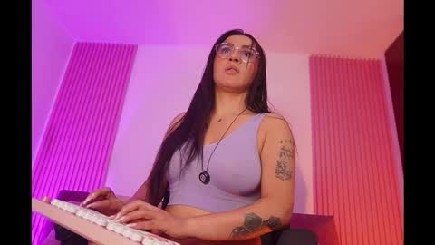 Leila online show from February 2026 11:14:01 AM