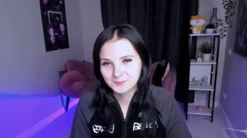 Leila online show from September 2025 12:19:01 PM